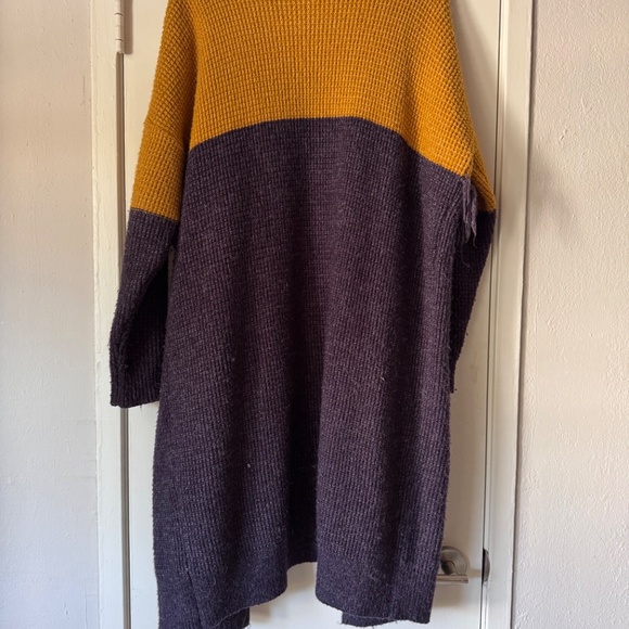 Colorblock Long Sweater O/S - Picture 2 of 2